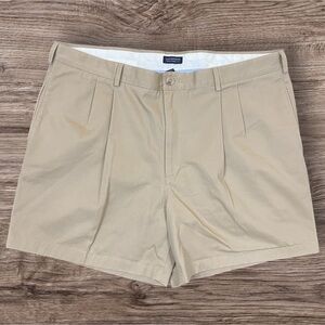 Land’s End Men’s Khaki Shorts. Pleated Front.
